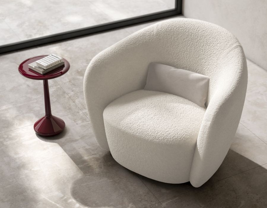 poltrona nel colore pantone 2026 cloud dancer