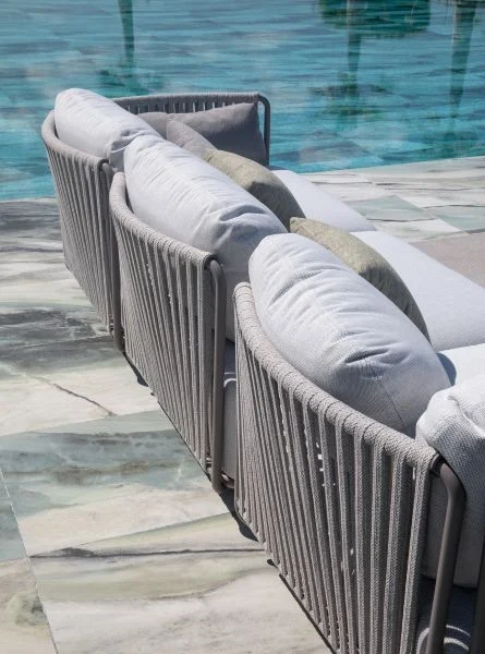 dettaglio struttura divano per esterni