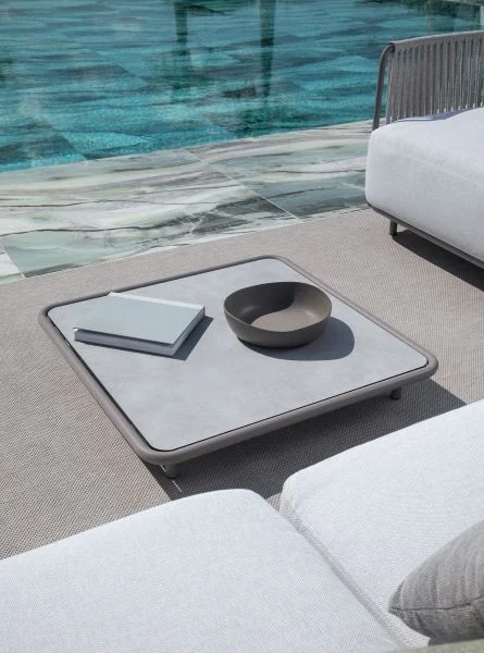tavolino per spazio esterno