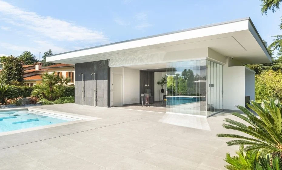 villa con vetrata panoramica