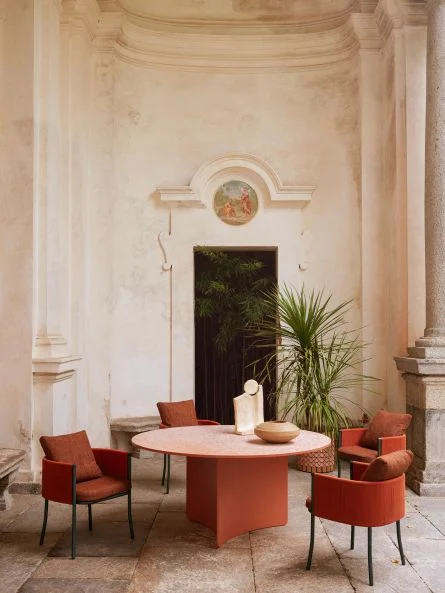 tavolo e sedie per spazi outdoor