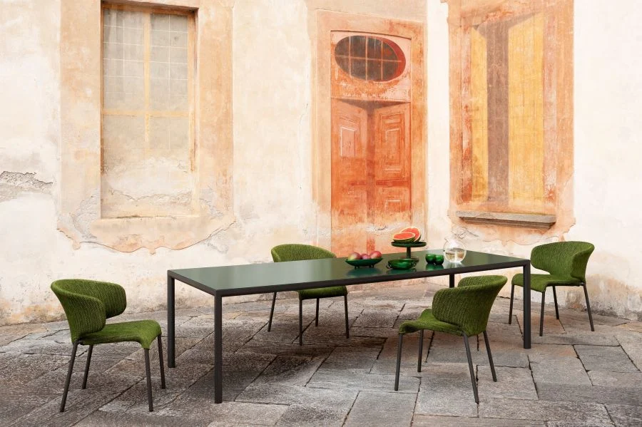 tavolo e sedie da esterni