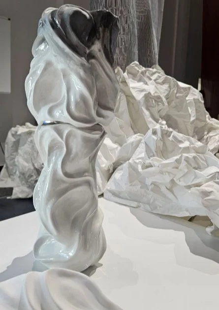 sculture in argilla in esposizione alla mdw2026