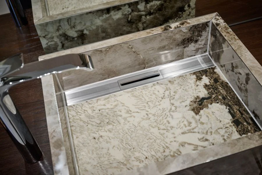 lavabo con canalina scarico