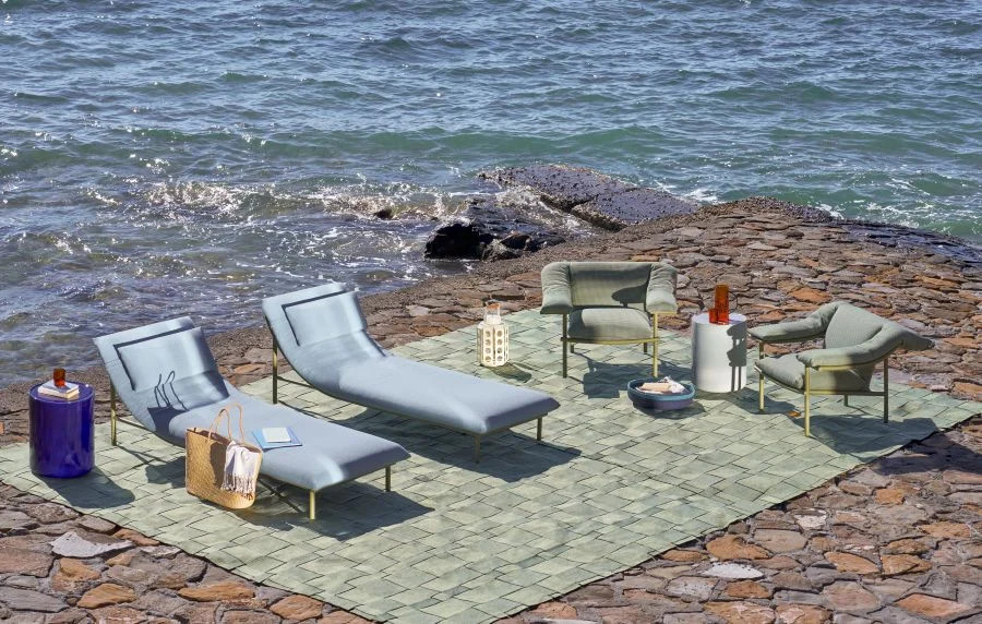 lettini prendisole della collezione Cassina outdoor
