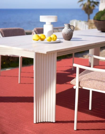 dettaglio tavolo da pranzo collezione Cassina outdoor
