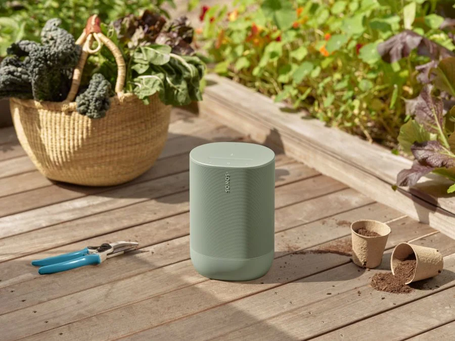 speaker in giardino