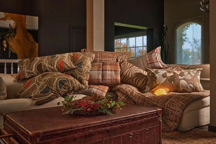 decorare casa per l'autunno con i tessili