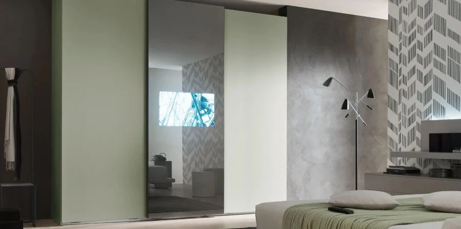 armadio con TV integrata