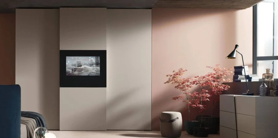 armadio con TV integrata