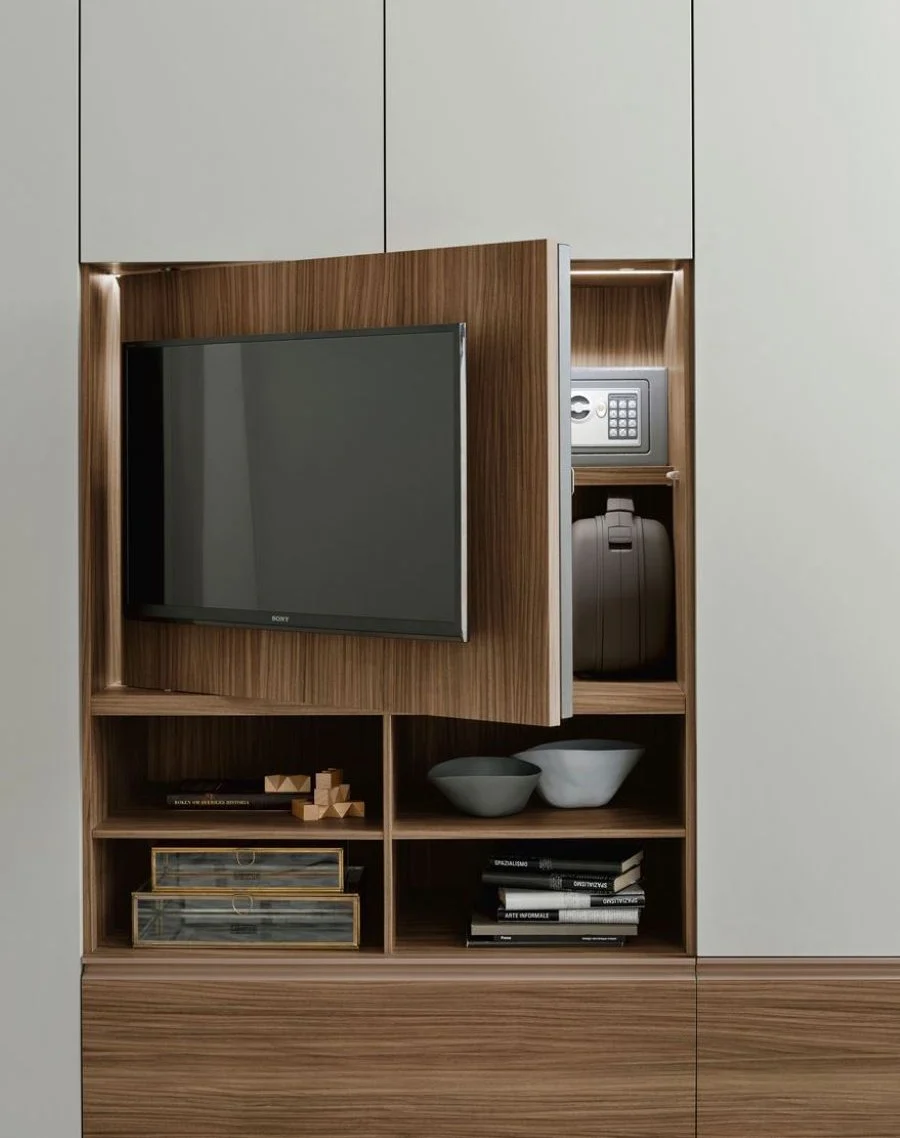 anta basculante con TV integrata nell'armadio